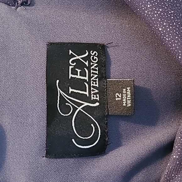 Alex Evenings, women's cold shoulder dress, size 12. - Picture 6 of 6